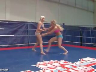 Superior teen blondes fighting