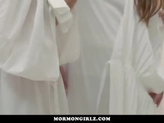 Mormongirlz- två flickor initiate upp rödhåriga fittor