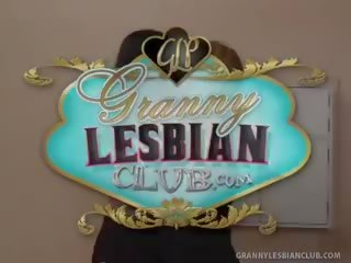 Chillando lesbianas abuelitas amor su x calificación película juguetes!